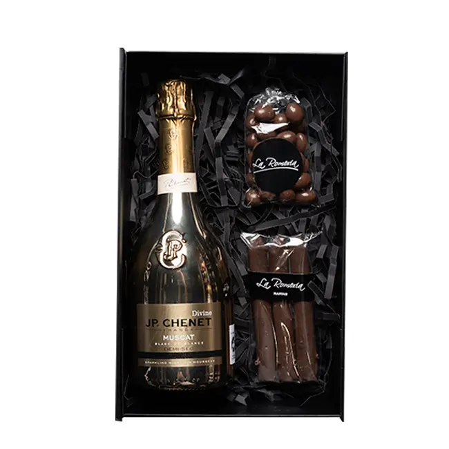 1 J.P Chenet Muscat + 1 Almendra + 1 Cuchufli + Caja M