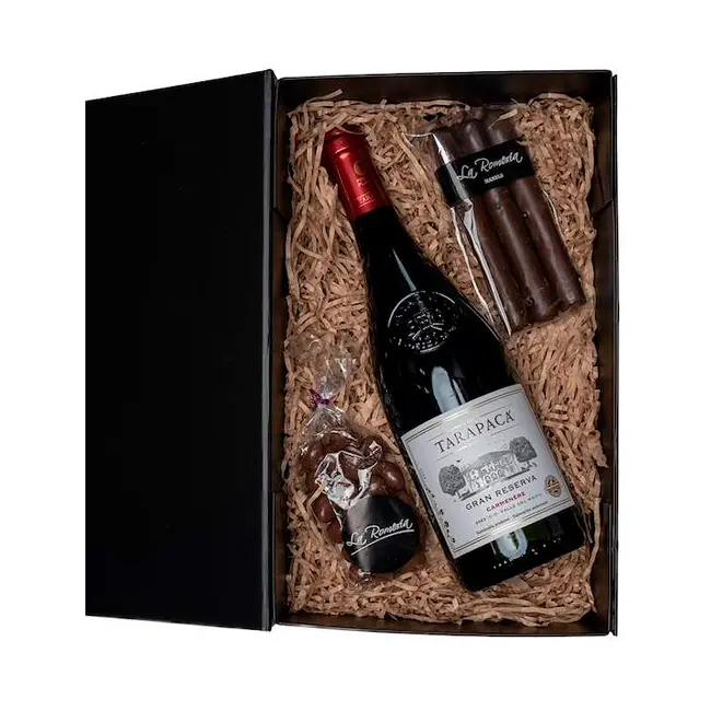 1 Vino Tarapacá Gran Reserva 750cc + 1 Cuchuflí + 1 Almendras