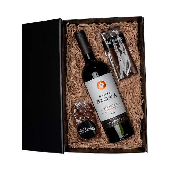 1 Santa Digna Carmenere 750cc + 1 Cuchuflí + 1 Almendras